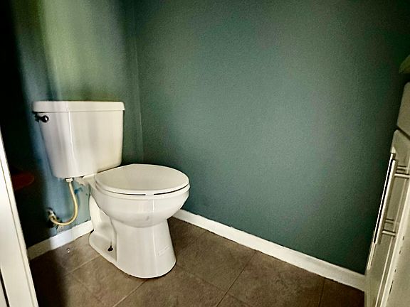 5th image of 5816 Hunting Ridge Ln APT C