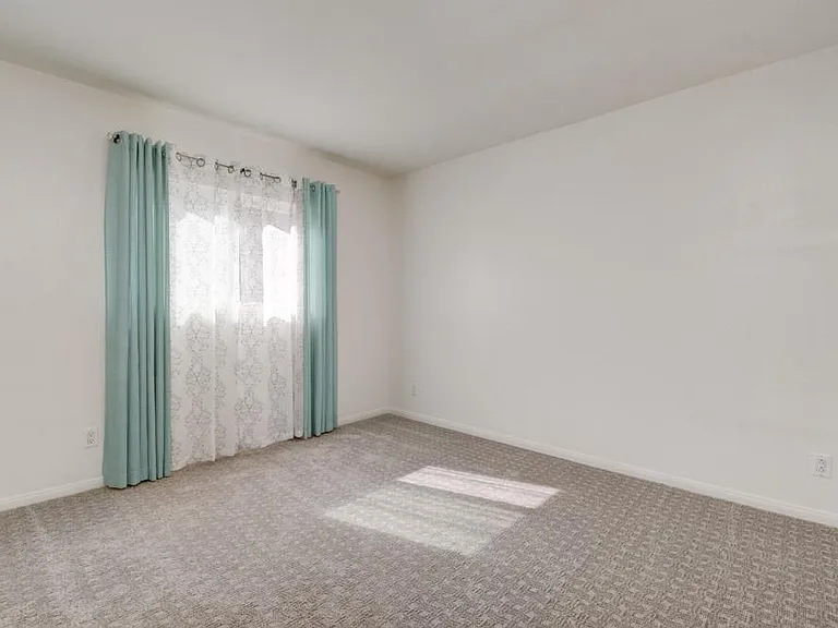 526 Calle Montecito — Photo 9