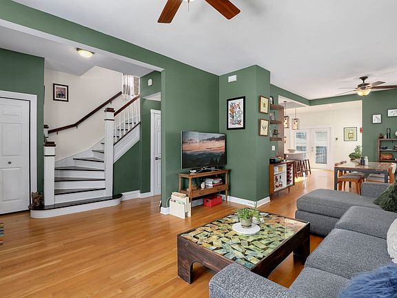 3rd image of 2649 N Monticello Ave