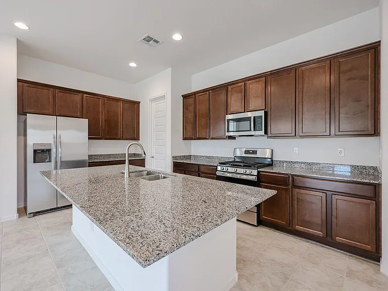 7616 W Bronco Trl — Photo 5