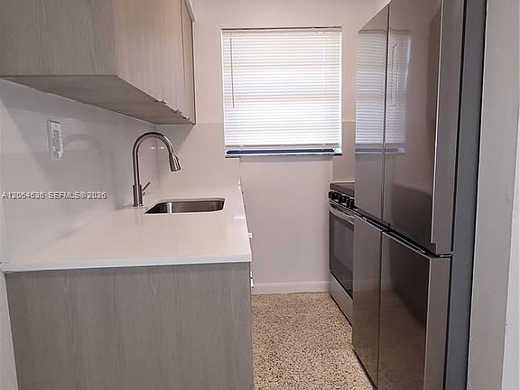 3rd image of 34 E 21st St #11