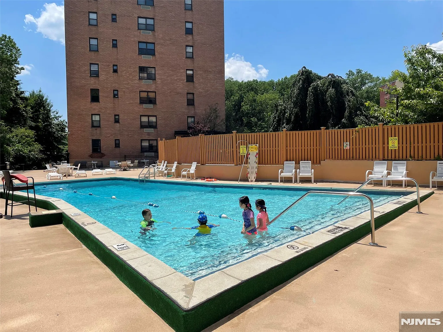 1 bed, 850 sqft, $2,350 — Photo 1