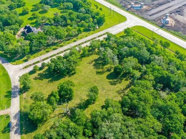 8011 Thompson Lake Dr, Missouri City, TX 77459