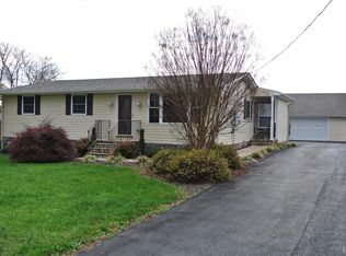 6169 Dews Rd, Hurt, VA 24563