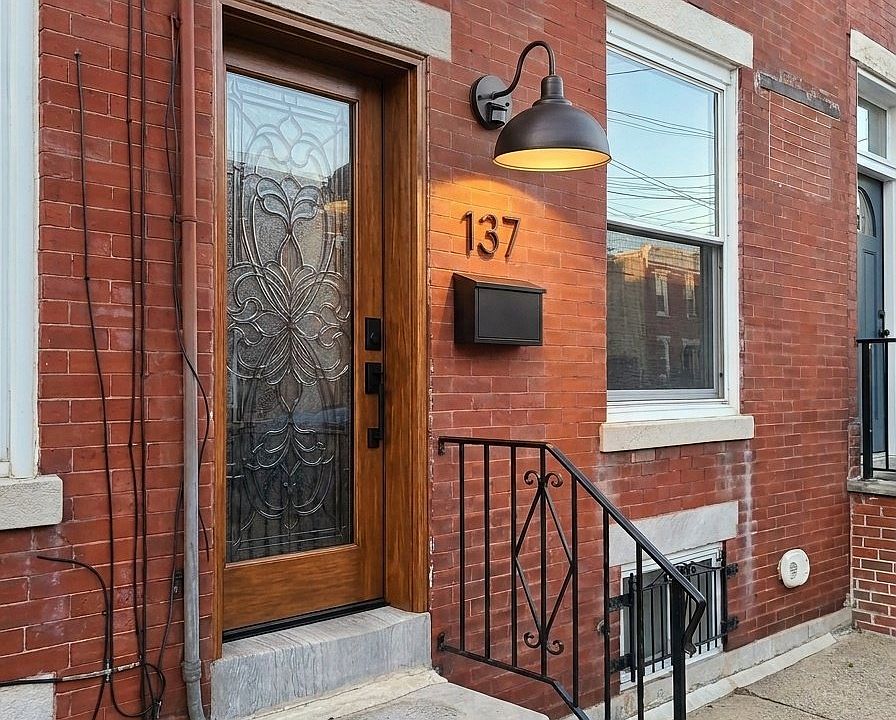 1st image of 137 Moore St
