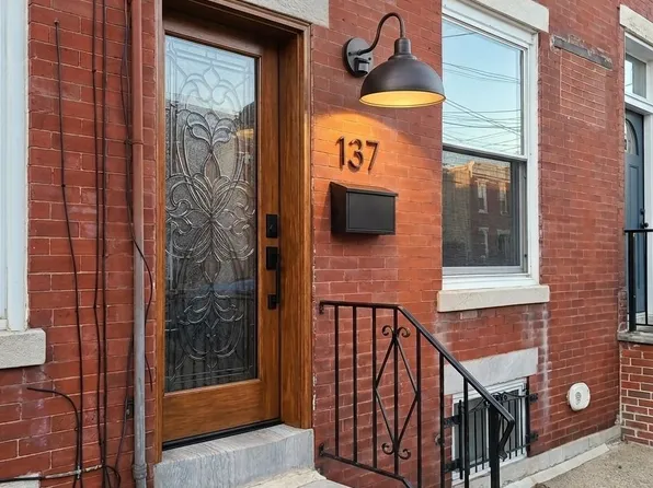 137 Moore St, Philadelphia, PA 19148