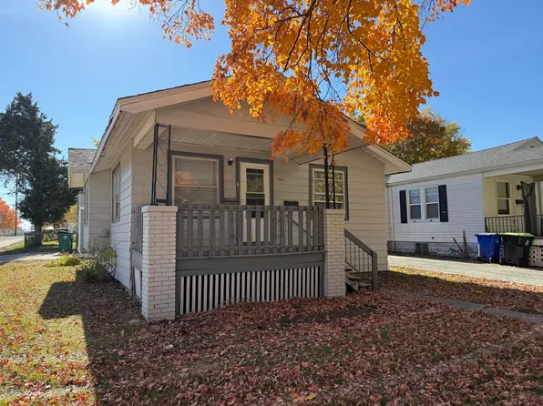 909 W Cushing St, Decatur, IL 62526