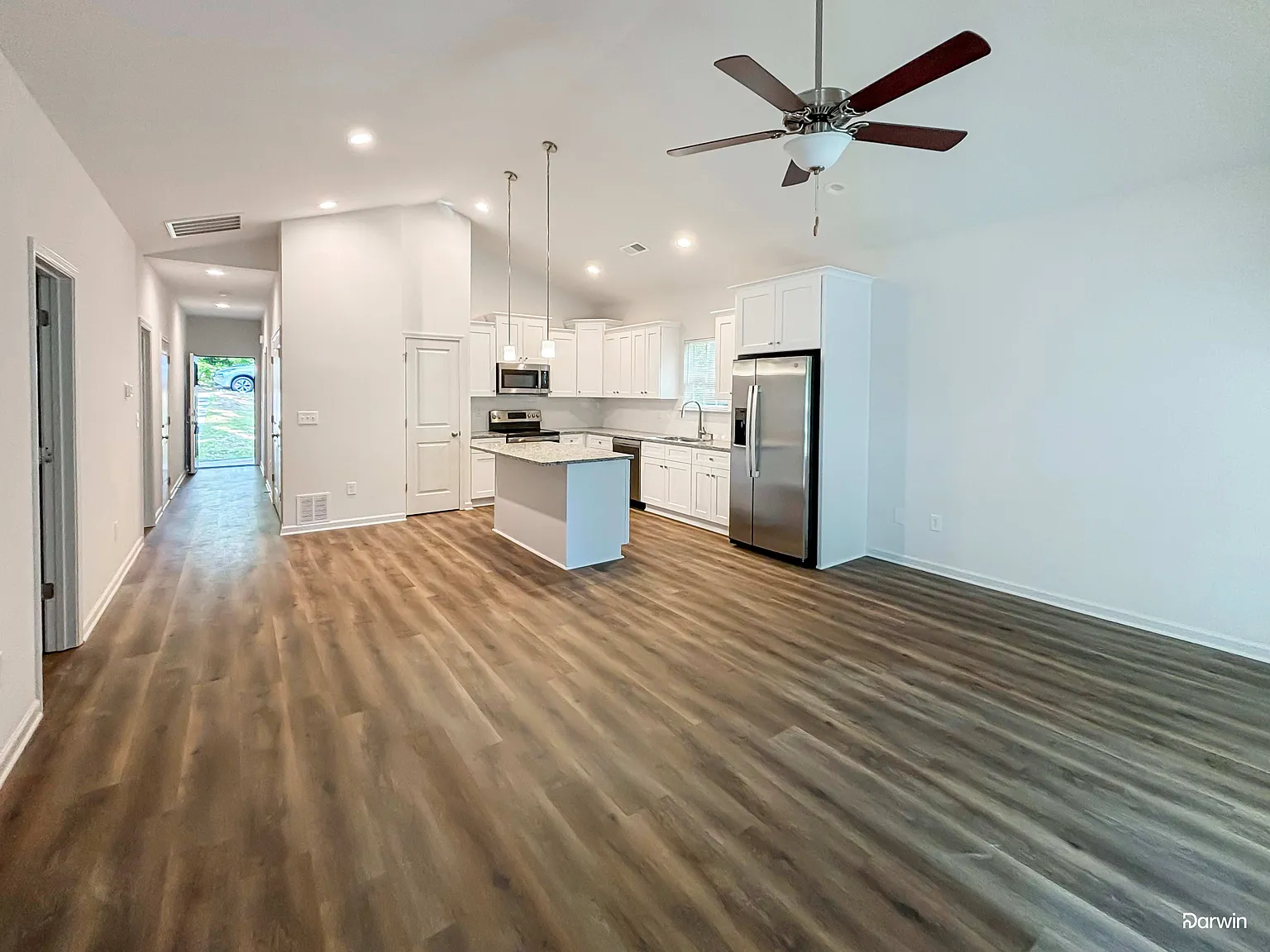 3 bed, 2.0 bath, 1190 sqft, $1,735 — Photo 2