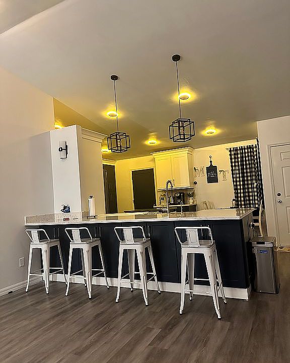 1st image of 24937 Hyde Park Blvd