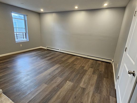 2nd image of 210 N 9th St APT 3