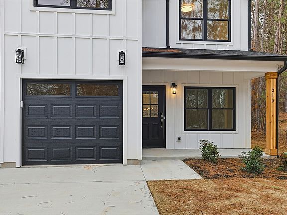 3rd image of 210 Giles St