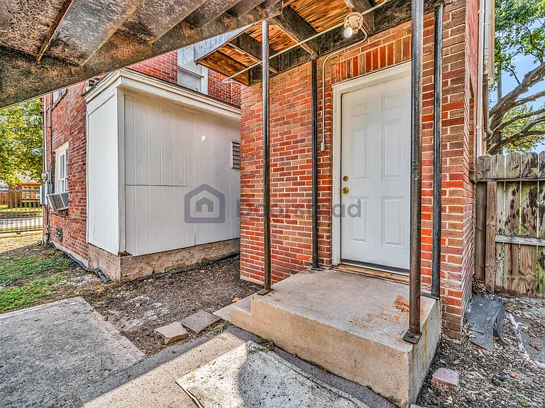 2121 Alabama St — Photo 27