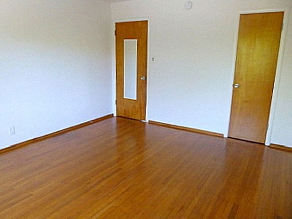 3rd image of 40 Ross Ave APT 6