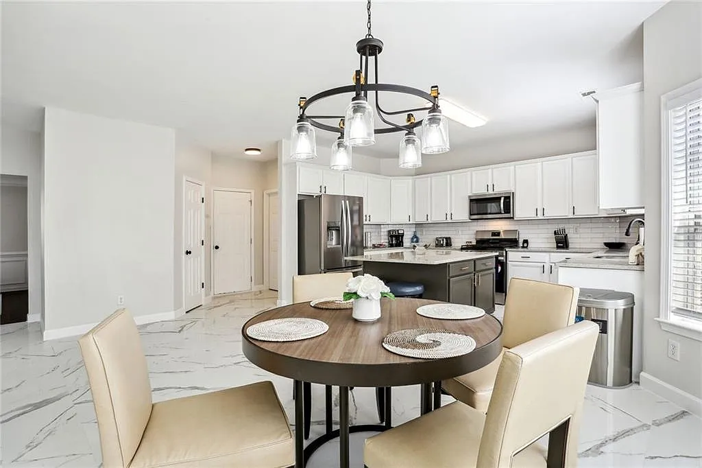 4 bed, 3.5 bath, 3054 sqft, $8,450 — Photo 4