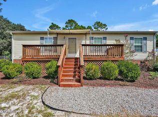 332 Walnut Rd, Southport, NC 28461