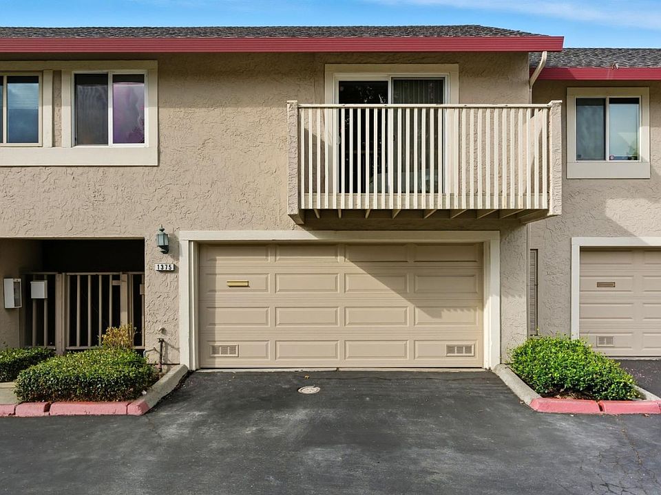1st image of 1375 Pinehurst Sq
