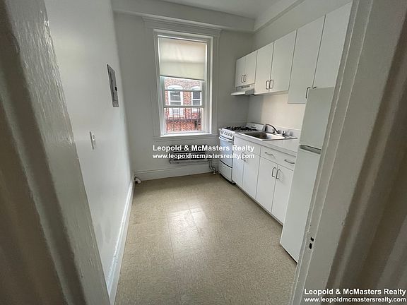 4th image of 116 Warren St APT 21