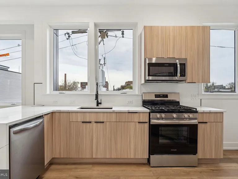 136 E Cumberland St #40-3 — Photo 4