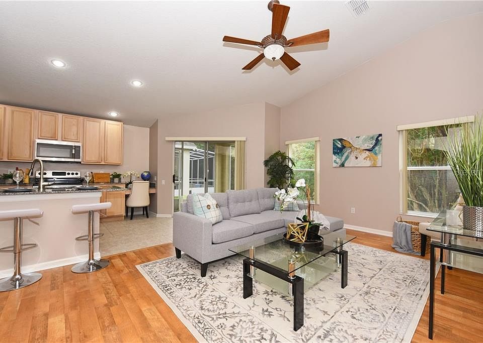 1st image of 3412 Fernwood Dr