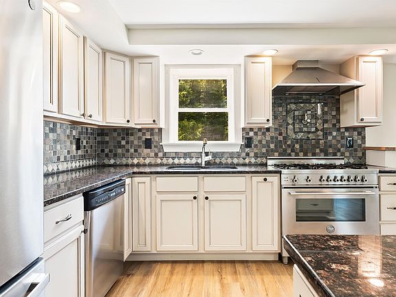 3rd image of 91 Bouldervale Road