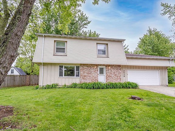 2nd image of 2419 S Beck Ln
