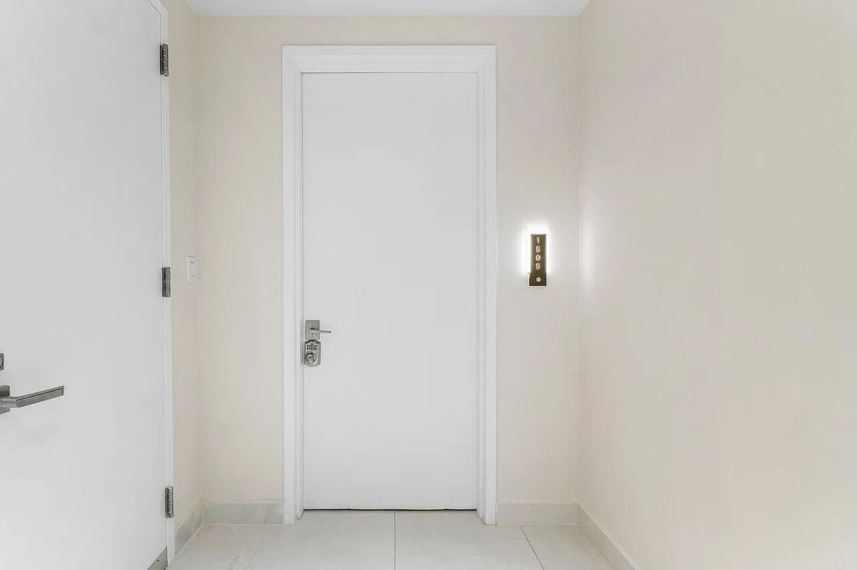 Building Photo - 3100 N Ocean Dr #1505