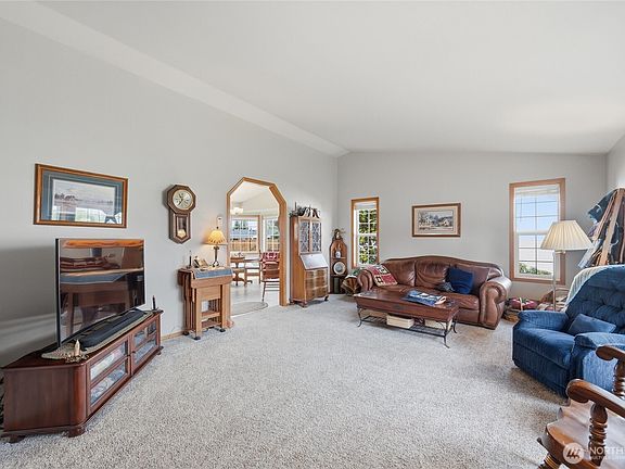 3rd image of 1036 Ridgeway Drive
