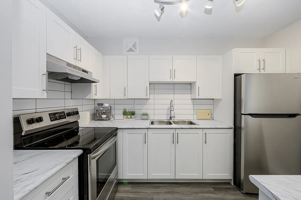 300 Antibes Drive — Photo 1