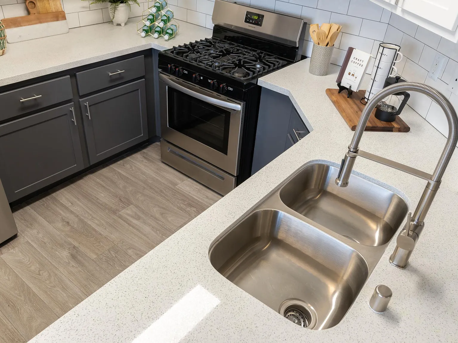 St. Clair Apartment Homes — Photo 3