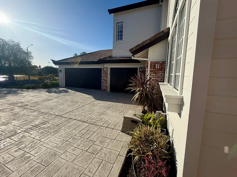 2205 Prestwick Dr — Photo 5