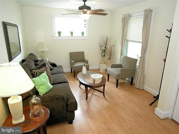 4th image of 3805 40th Ave