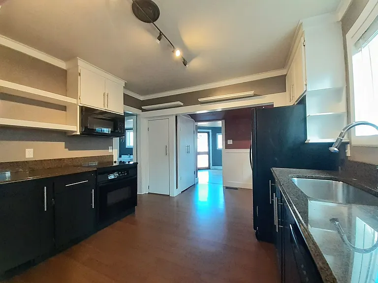 5019 N Whitman St — Photo 4
