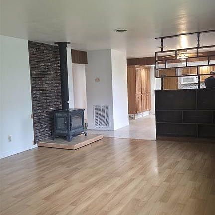 3rd image of 383 Vernon St