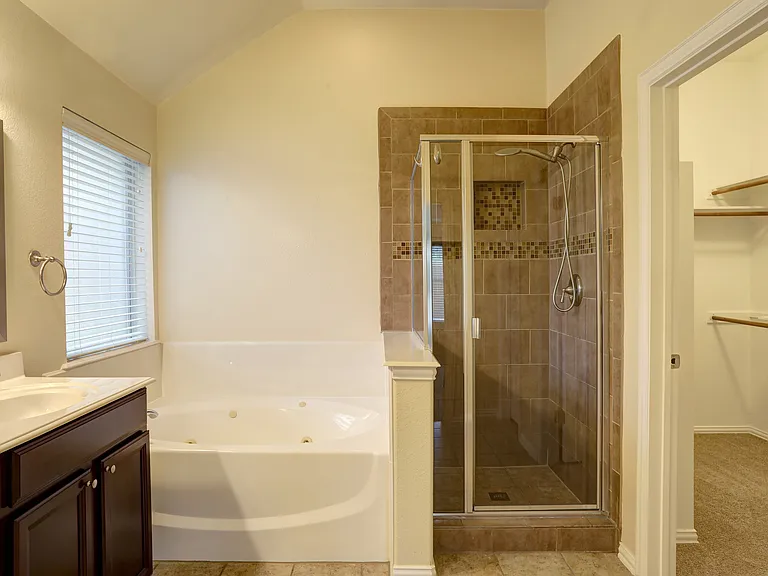 2804 Cascade Cove Dr — Photo 14