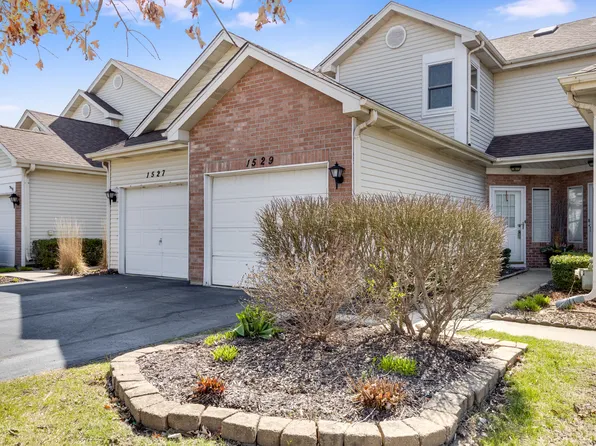 1529 Darien Lake Dr, Darien, IL 60561