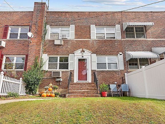 2nd image of 27 Winthrop Pl