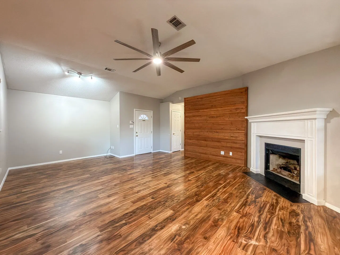 Beautiful Home for Lease! - 3 Bed, 2 Bath, 2 Car Garage in South Fort Smith! — Photo 4