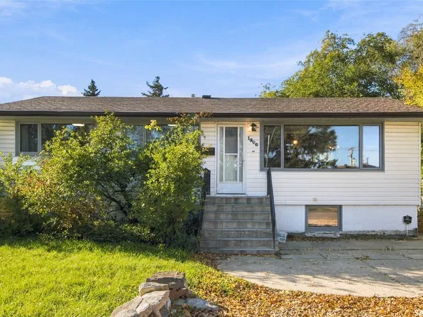 1906 St Charles Avenue, Saskatoon, SK S7M 0N8