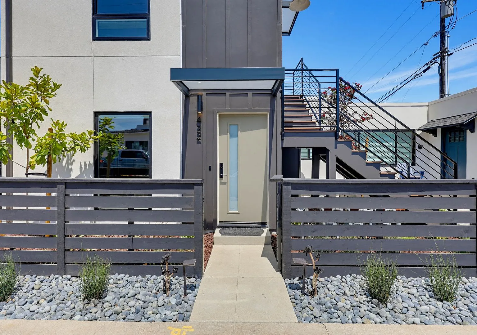 Brand-New Furnished 2BR | Central San Diego | 30+ Day Stays — Photo 4