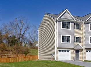 450 Kentwell Dr, York, PA 17406