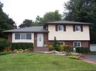 96 Jamaica Ave, Plainview, NY 11803