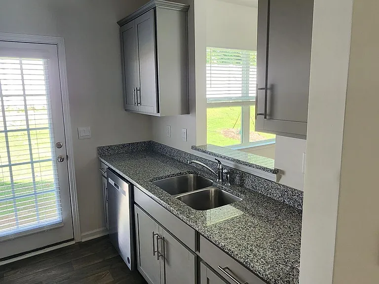 7104 N Mills Rd — Photo 12