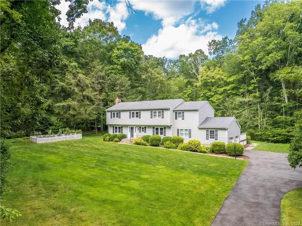 2 Glen Lane, Weston, CT 06883