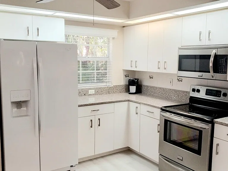 821 Montrose Dr #102 — Photo 10