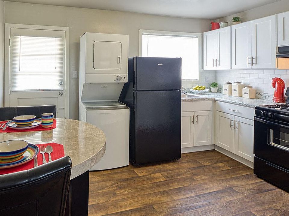 1st image of 11 N Laburnum Ave #4131