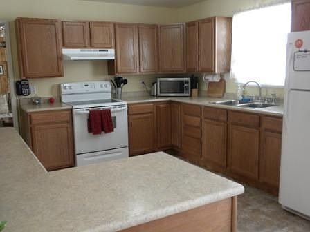 4th image of 42 Country Ln