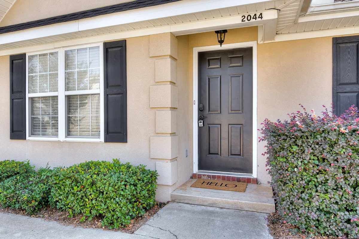 Building Photo - 2044 Lillian Dr #1