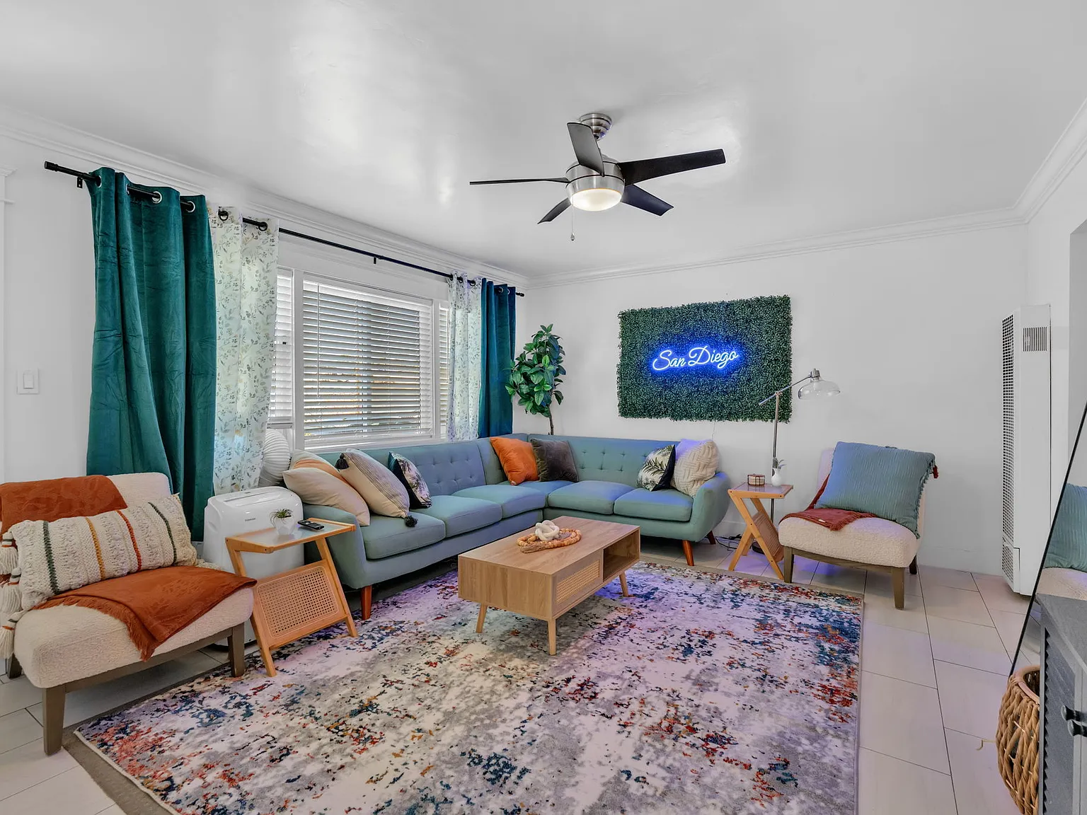 4 bed, 2310 sqft, $7,000 — Photo 3