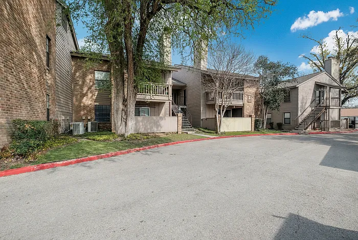 2935 Nacogdoches Rd #109