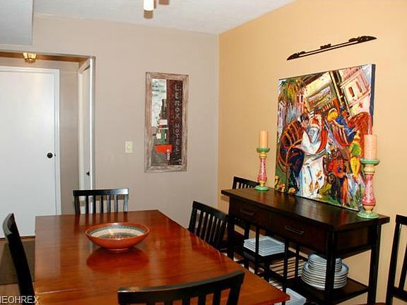 5th image of 25 Berkshire Ct APT 1A